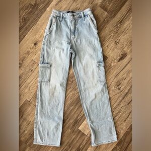 Hollister cargo jeans 24